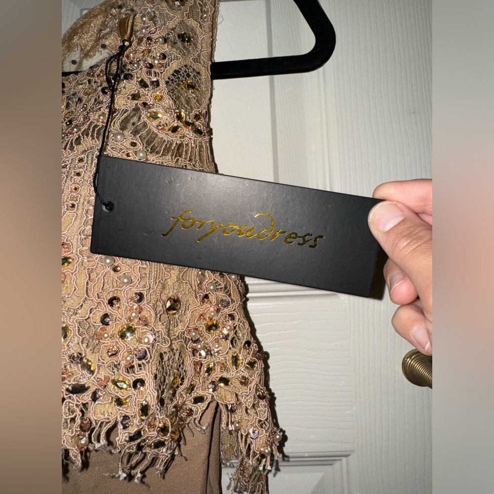 Dress - Picture 8 of 11